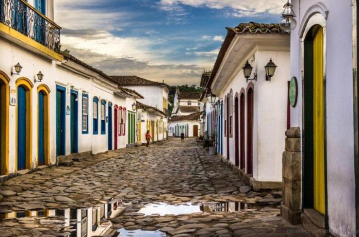 Suítes e Flats E Ponto Parati Exterior foto